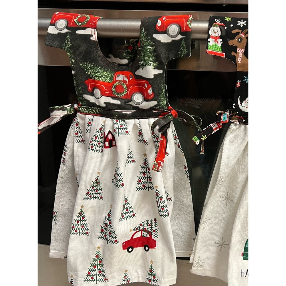 🚨2/$25🚨 Handmade Hanging Kitchen Dress Towel for the Oven or Dishwasher Bar.